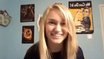 O blonda frumusica si un talent neobisnuit: Doar 1 din 10 milioane de oameni pot face asta: VIDEO
