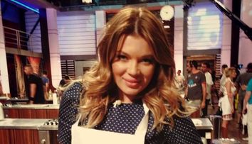 Gina Pistol, cu parul scurt si inchis la culoare. Nici cei mai infocati fani ai sai nu au recunoscut-o asa. Uite cat de schimbata e