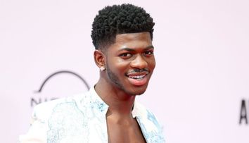 Rapperul Lil Nas X, ședință foto controversată pentru lansarea albumului de debut