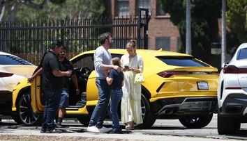 Puștiul de 10 ani al lui Ben Affleck a bușit o Lamborghini, după ce tatăl lui l-a lăsat la volan