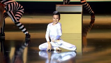 Romanii au talent 2018 - Prima Mare Gala a Talentului: GABRIEL VIZITIU- Dans- contorsionism