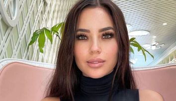 Și-a luat un costum de baie mult prea mic pentru formele voluptuoase. Cum s-a fotografiat Marisol Yotta