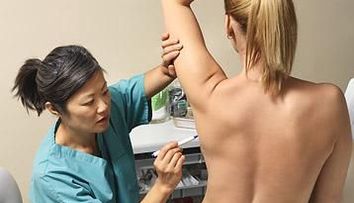 Implanturile cu silicon, asociate cu o forma foarte rara de cancer