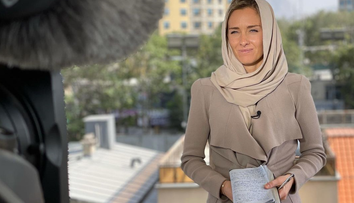 Charlotte Bellis, jurnalista neozeelandeză ajutată de talibani când țara natală a refuzat-o