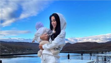 Ce mare a crescut fiica Danielei Crudu! Daiana a împlinit 2 ani. Fosta asistentă TV a publicat o fotografie rară cu micuța