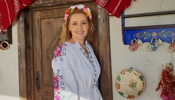 Elena Lasconi despre primul ei job, la un radio din Hațeg: „Urcam în fiecare zi un deal prin pădure ca să ajung într-o baracă de unde emiteam”