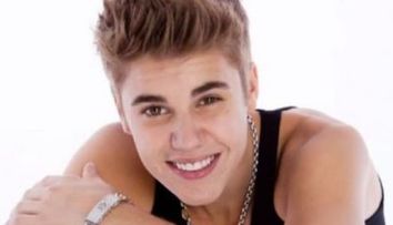 Justin Bieber are o noua tunsoare. Vezi cat de bine seamana acum cu Miley Cyrus sau cu Rihanna