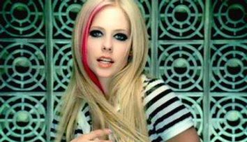 Era idolul adolescentilor din intreaga lume, acum se chinuie sa-si relanseze cariera. Cat de transformata e Avril Lavigne, la aproape 30 de ani