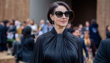 Cum arată o divă adevărată. Monica Bellucci, spectaculoasă la Săptămână Modei de la Milano