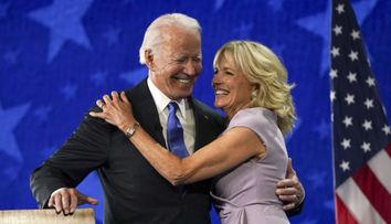 Câinele lui Joe Biden intră în istorie. Este primul cățel vagabond care ajunge la Casa Albă