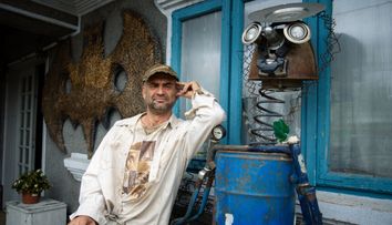 Ce se întâmplă în această seară în serialul „Las Fierbinți”. Celentano, invitat să-și scrie autobiografia: „Bă, băiatule, mi s-a schimbat viața!”