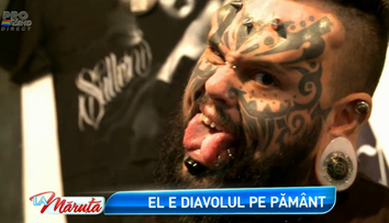 Tatuat din cap pana-n picioare, cu coarne si limba despicata. Invitatul lui Maruta a impartit familia Clejanilor in doua tabere