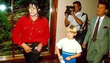 Dezvaluirile despre relatia de prietenie dintre Macaulay Culkin si Michael Jackson