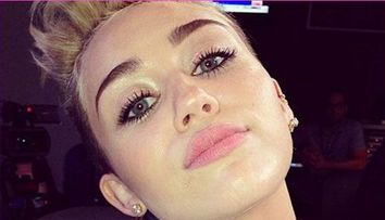 Miley Cyrus, din nou cu par lung si blond ca in perioada Hannah Montana. Schimbarea care i-a incantat pe toti fanii