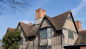 Casa fiicei lui Shakespeare a cazut prada hotilor de fier vechi. GALERIE FOTO