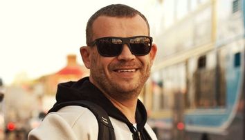 Tataee, de la B.U.G. Mafia, despre viața „după blocuri” în Barcelona: „E o altă lume”