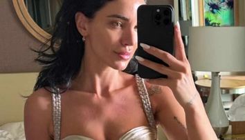 Imaginea pe care toți fanii o așteptau: Adelina Pestrițu, selfie în costum de baie, în oglinda din dormitor