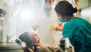 VIDEO Infecțiile dentare, cauze și soluții. Dezbatem acest subiect cu medicul stomatolog Floriana Tudorache