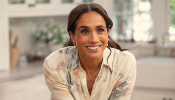 Cum este de fapt Meghan Markle când nu se află în fața camerelor de filmat? Detalii surprinzătoare dezvăluite de echipa sa