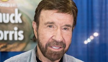 Chuck Norris a împlinit 83 de ani. 5 lucruri imposibile pe care doar el putea să le facă