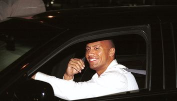 Ce s-a întâmplat după ce un polițist l-a oprit pe Dwayne Johnson în trafic. Cum a reacționat „The Rock”