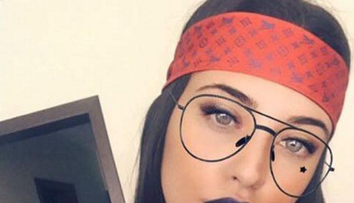 Antonia s-a pozat alaturi de micuta Maya si a publicat imaginea pe internet. Ce au observat insa fanii pe corpul micutei