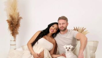 Triunghi amoros controversat și o sarcină neașteptată! O celebră vedetă de televiziune din SUA a anunțat că este gravidă cu un actor român, deși este căsătorită cu un alt bărbat