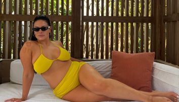 A câștigat milioane datorită siluetei voluptoase, dar a început să topească kilogramele ca prin minune. Ashley Graham, din ce în ce mai slabă