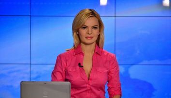 Lavinia Petrea, o zi frumoasa incepe de dimineata. Prezentatoarea Stirilor ProTV de la ora 7:00 este pasionata de machiaj