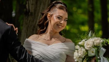 Dana Costea a îmbrăcat din nou rochia de mireasă. Fosta concurentă de la „Căsătoriți pe nevăzute” radiază de bucurie în ziua nunții