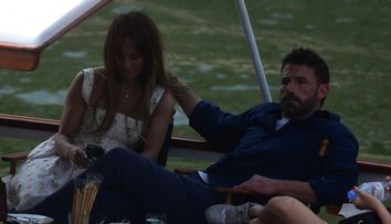Ben Affleck, sleit de puteri în luna de miere cu JLo! Imaginile cu el sforăind în Paris au devenit virale