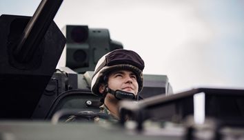 Selly: ”Nu este o campanie MApN și nu am fost plătit de Armata Română”