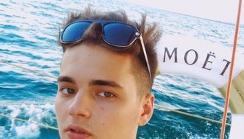 Selly, fotografie de arhivă! Cum arăta celebrul vlogger când era doar un copil
