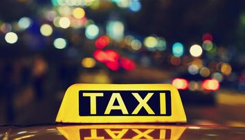 Suma uriașă plătită de un român pentru o cursă de nici 2 kilometri cu taxiul: „A acoperit aparatul cu un prosop...”