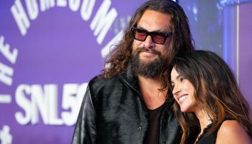 Jason Momoa, prima apariție oficială în public alături de iubita sa. Cine este femeia cu 13 ani mai tânără cu care are o relație discretă