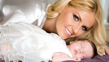 Andreea Banica si familia ei, la schi. Uite cat de draguta e fetita ei, Sofia, la 4 ani