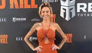 Tina Louise, poză incediară pe Instagram. Modelul s-a fotografiat într-un body complet transparent