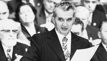 Obiecte sanitare din aur, 174 de camere și o grădină luxuriantă uriașă. Cum arăta o zi din viața lui Nicolae Ceaușescu
