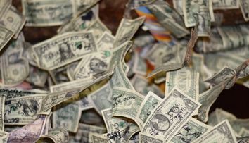 Cine e cea mai bogată femeie din lume şi cum a ajuns în top Forbes