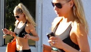 Celebritati imbracate in pantaloni super mulati! FOTO