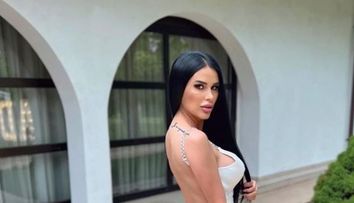 Cum arată tatăl fiicei Danielei Crudu? Imagini rare cu acesta, de la botezul Daianei Maria 