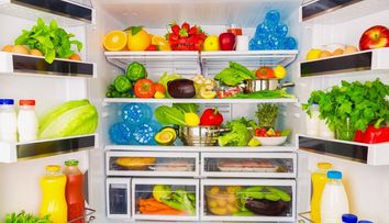 Tii rosiile si castravetii in frigider? Iata lista cu alimentele care nu trebuie pastrate la rece