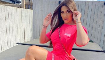 Chloe Ferry, pictorial incendiar pentru o cauză nobilă. Ce i-au reproșat fanii