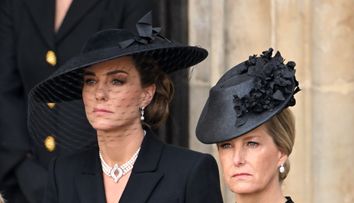 Mesaj sfâșietor către Kate Middleton de la o vedetă care s-a luptat cu cancerul:  ”Chimioterapia e devastatoare, îți pierzi unghiile, părul. Mă gândesc la copiii ei