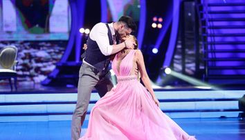 Dupa 2 saptamani, Roxana Ionescu si Andrei Magra au parasit ringul de dans!Doar 6 perechi continua la Uite cine danseaza