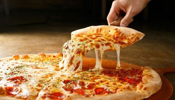 Când facem bine, #nefacembine | Pizza și cafea gratis pentru eroii din linia întâi
