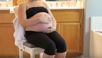 A inceput sa isi faca un mulaj din ghips pe burtica de gravida. Motivul este surprinzator