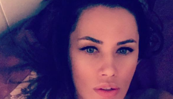 Oana Zavoranu a renuntat la silicoane si a mers la plaja. Cum arata vedeta fara implanturi