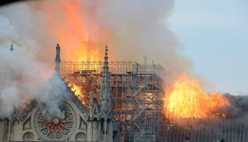 Cauzele posibile ale incendiului de la Notre Dame. Ce spun anchetatorii