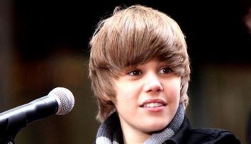 Justin Bieber devine robot, iar will.i.am porneste intr-o misiune imposibila